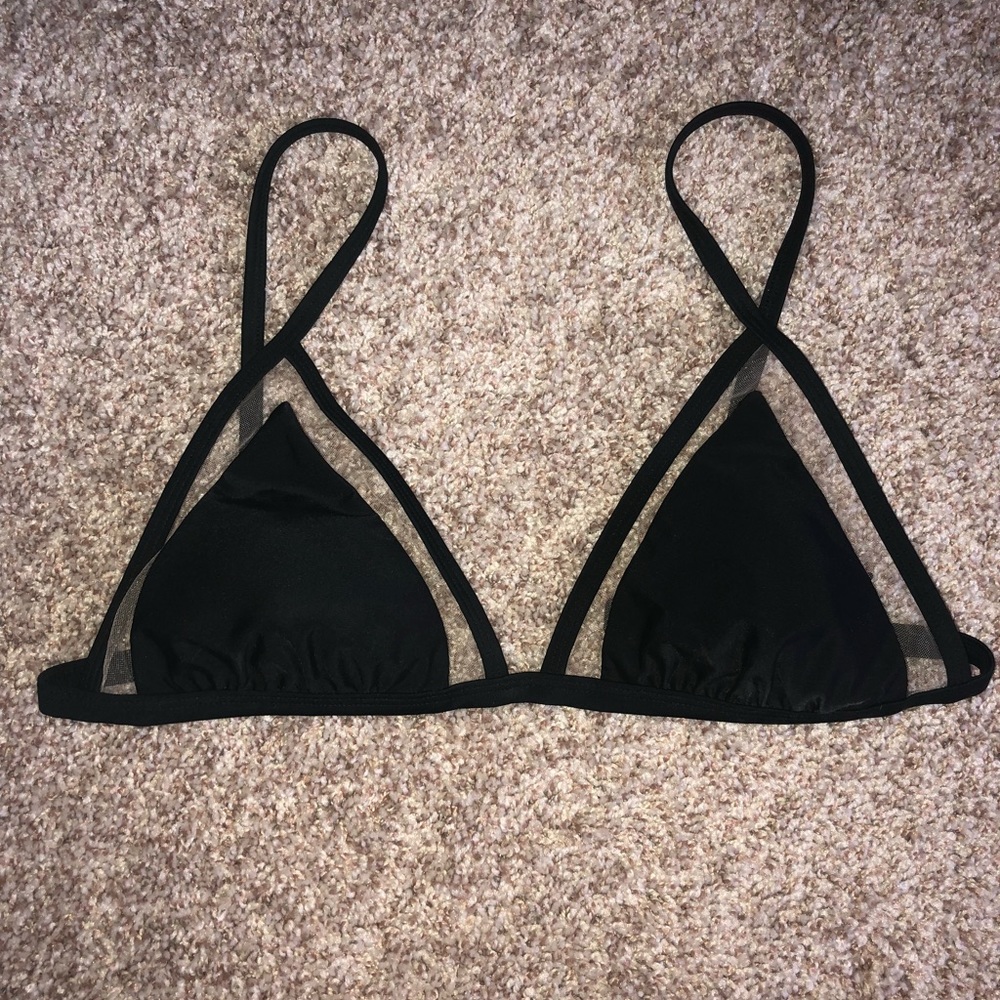NEVER WORN, SUPER CUTE MESH DETAIL BIKINI TOP